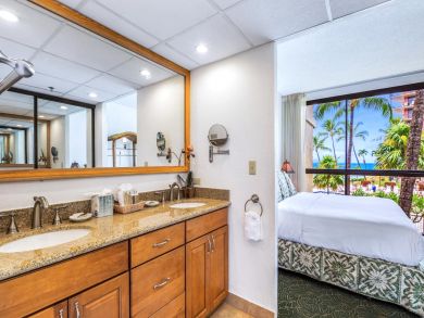 Sweeping Views From This 2 Bedroom Oceanfront Condo on Maui Sweeping Views From This 2 Bedroom Oceanfront Condo on Maui